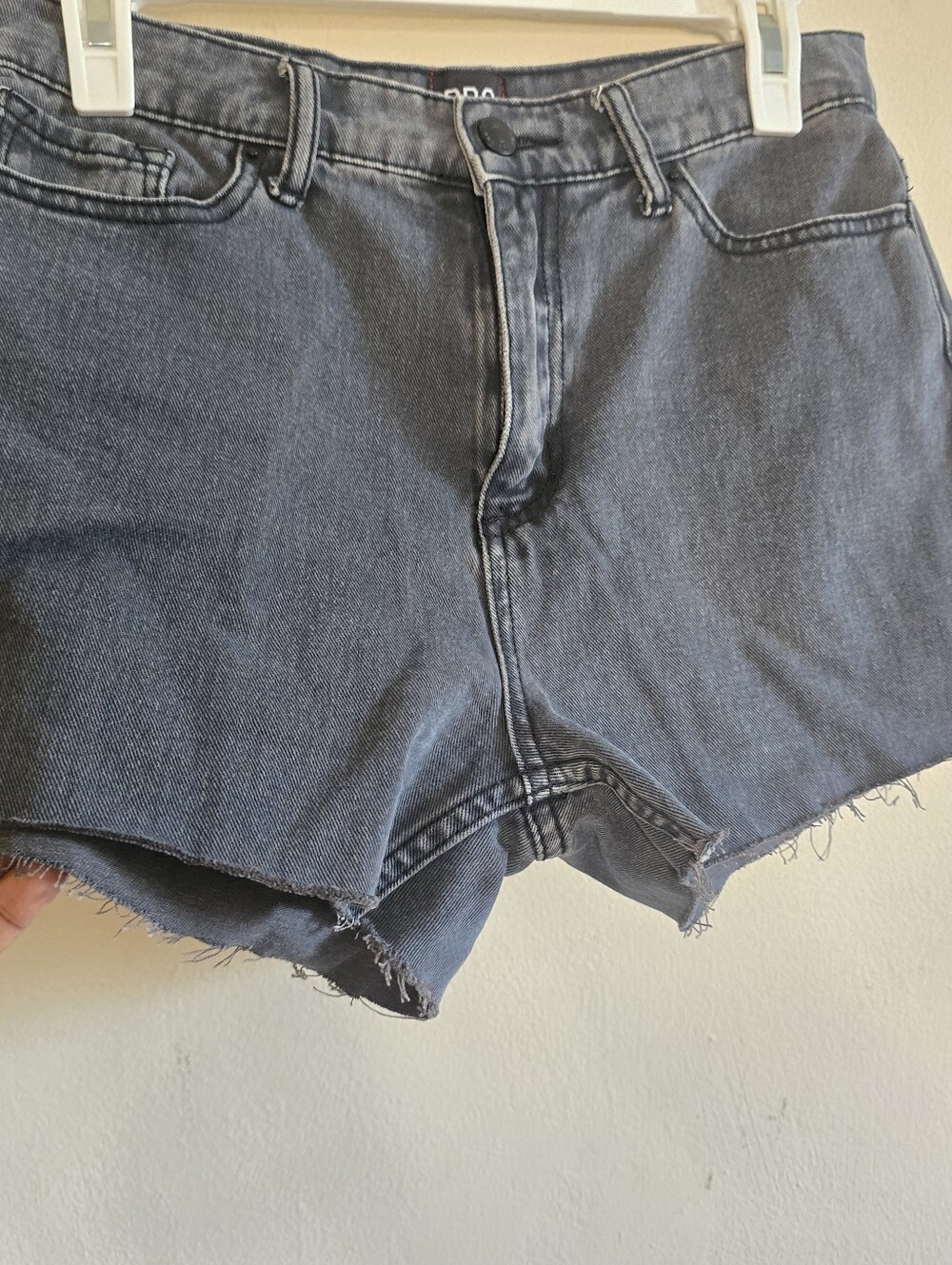 BDG Mom High Rise Shorts Women's 26 Black Distressed Denim Cutoff Jean Shorts - Picture 8 of 11
